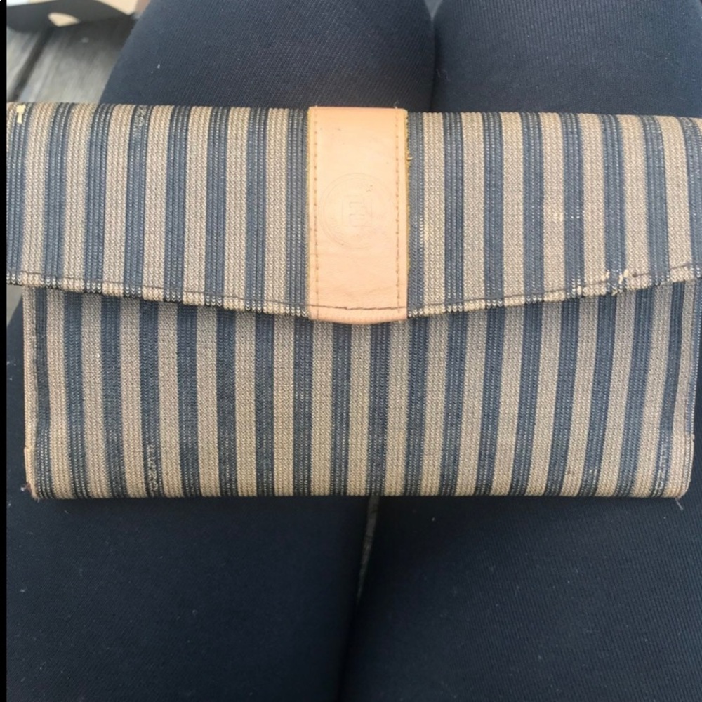 Vintage Fendi wallet in very good condition